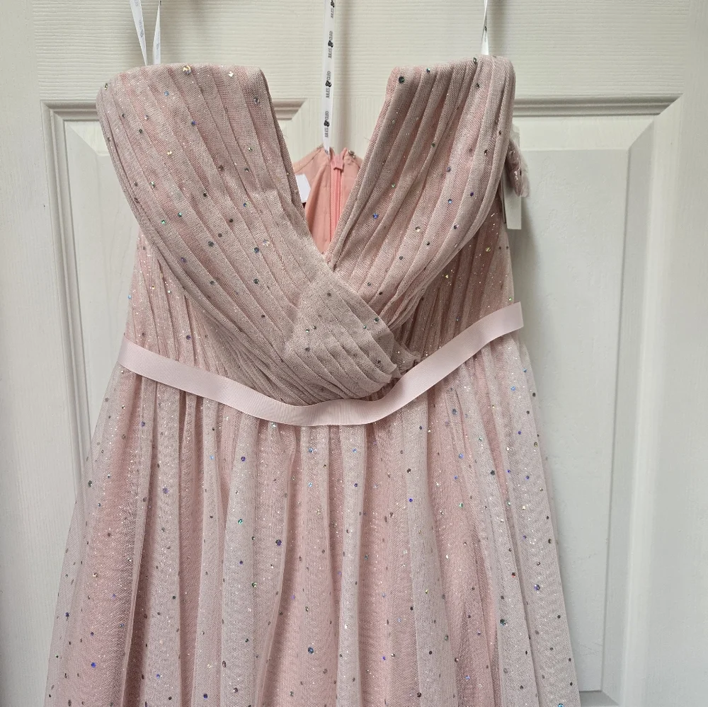 Ball Gown Women Dress - Picture 8 of 9